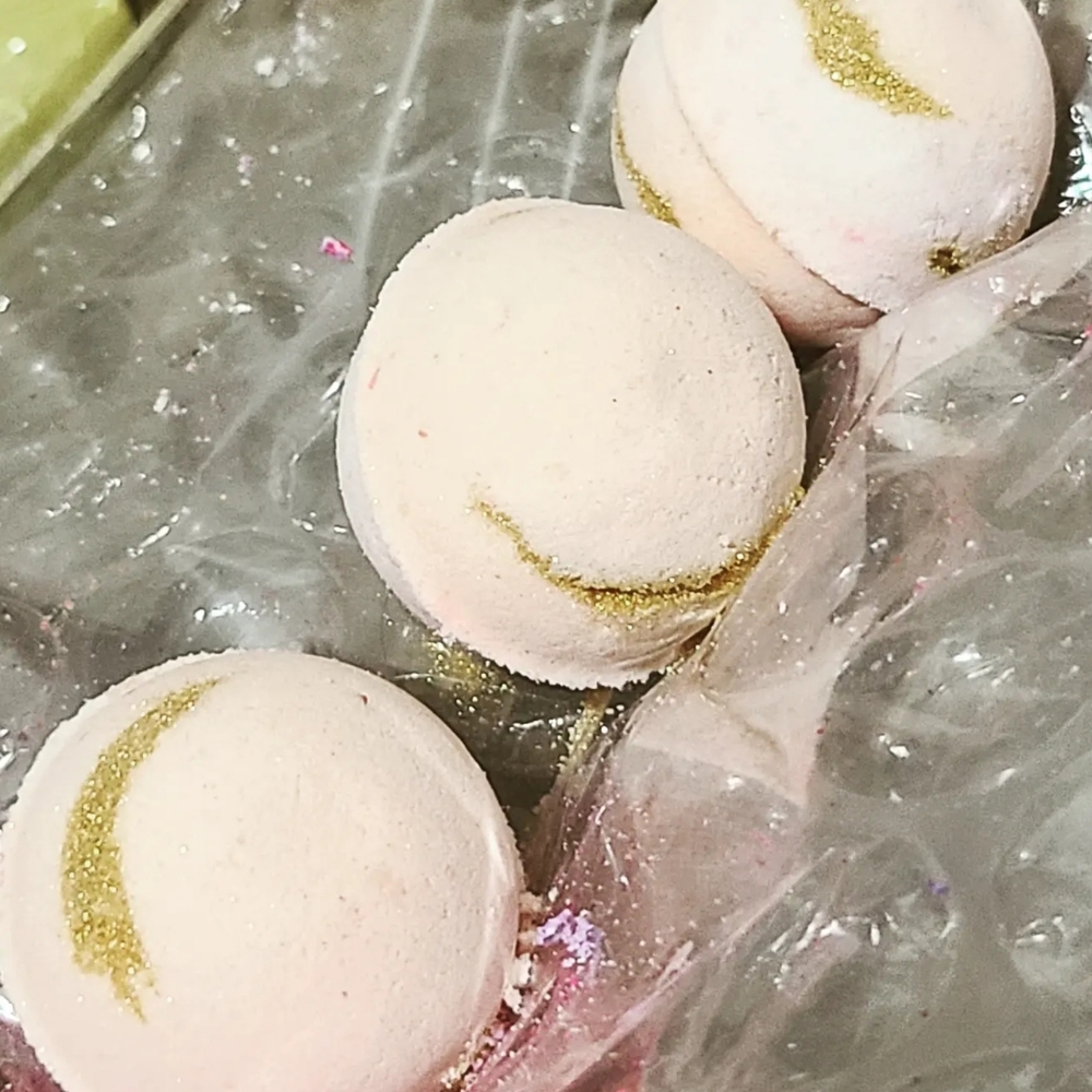 Homemade bath bomb